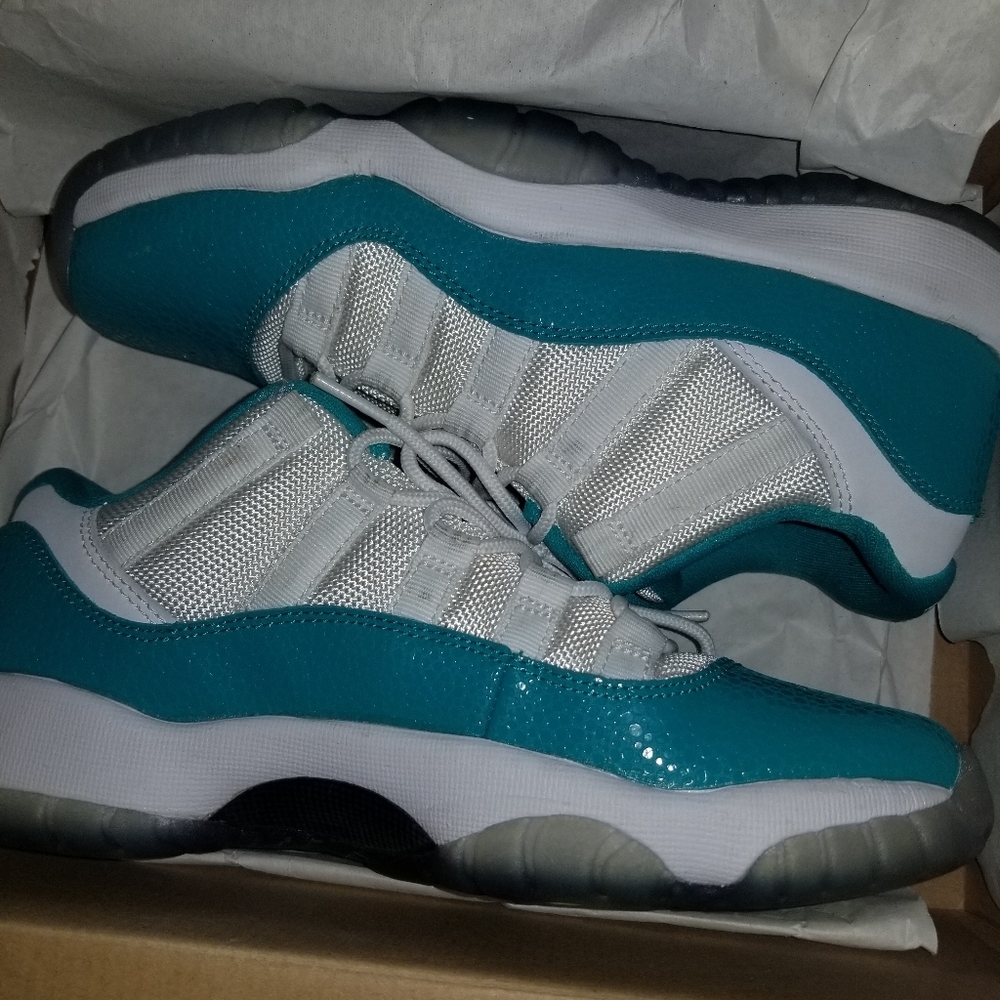 Jordan 11's